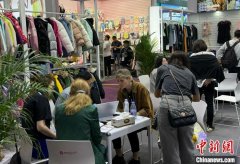 <b>广交会察看：中国纺织服拆业立异结构 迈向全球</b>